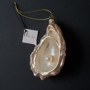 Hand-blown Glass Christmas Ornament of Oyster with Pearl and Sparkling Glitter